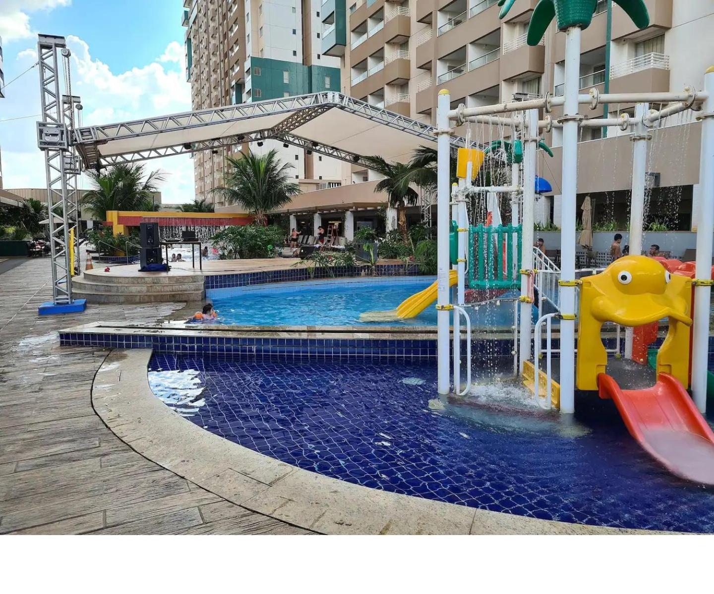 Olimpia Park Resort O Mais Divertido Resort Em Frente Ao Thermas Dos Laranjais - Pague Em Ate 12 Vezes ภายนอก รูปภาพ